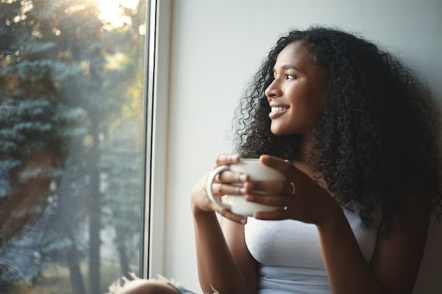 Moça com café