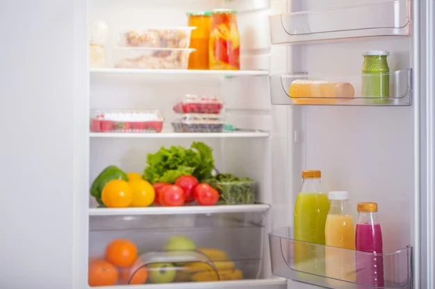 Alimentos na geladeira