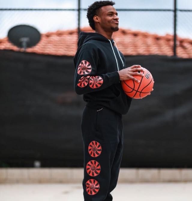 Bronny, filho do astro LeBron James. 