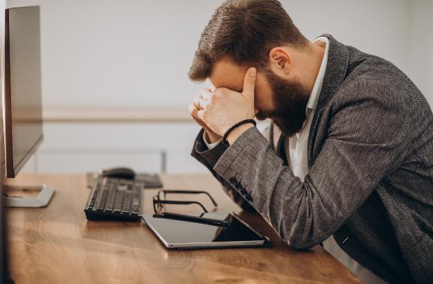 Homem de negócios estressado