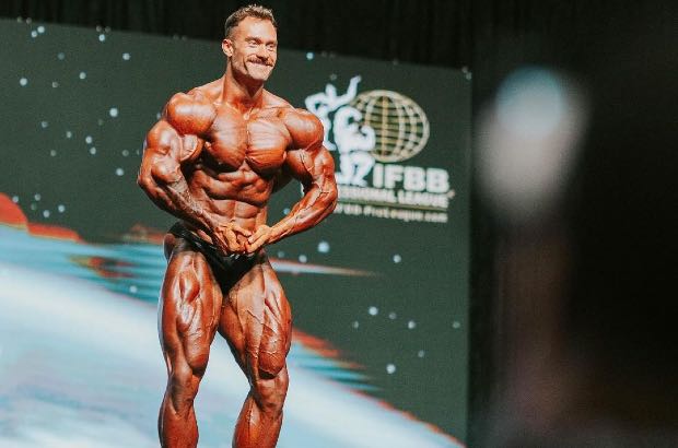 Chris Bumstead competindo no IFBB 2023