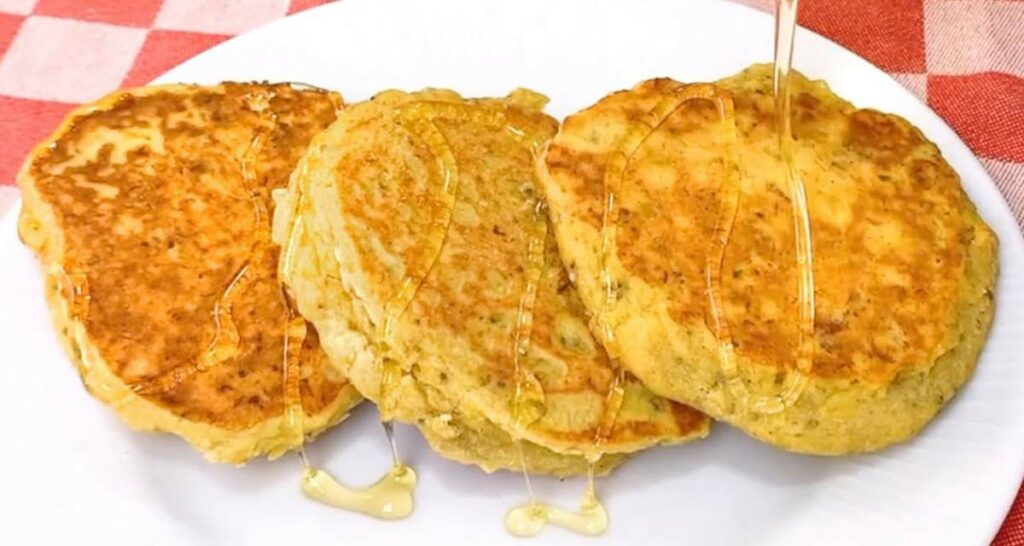 Panqueca de banana com fubá