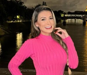 Andressa Urach resgata foto antiga sem cirurgias plásticas - MundoBoaForma