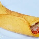 Lanche de ovo com frango