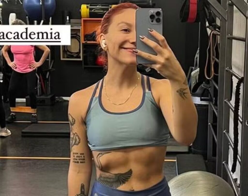 Priscilla pratica musculação diariamente e explica rotina: "Era um objetivo atingir esse corpo"