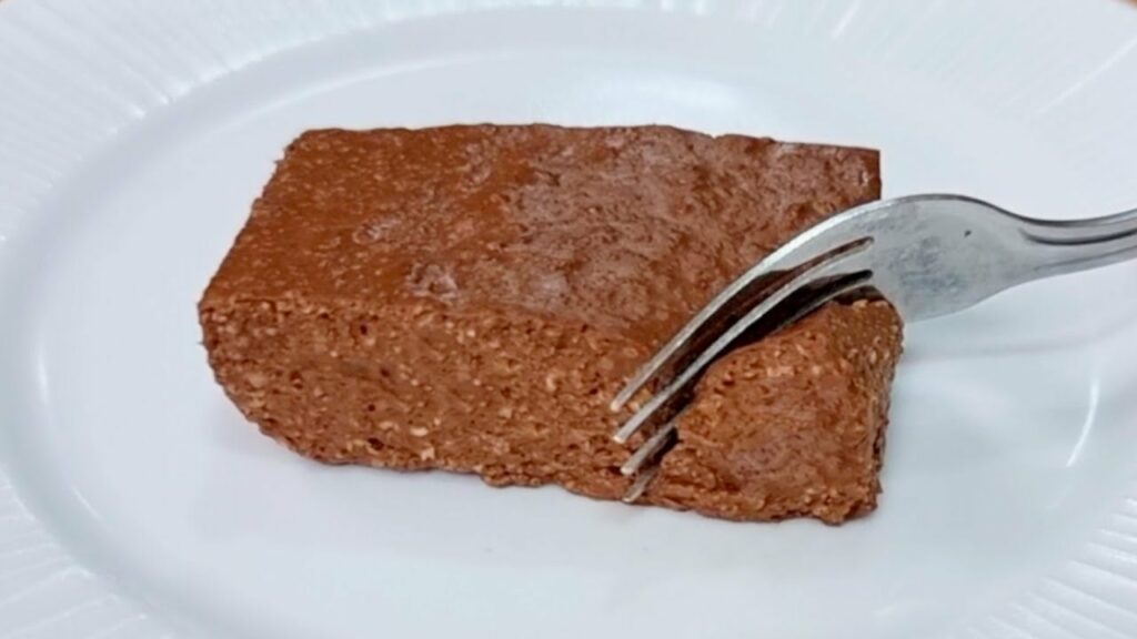 Bolo de chocolate com aveia e banana
