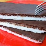 Doce de coco com chocolate