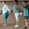 Pessoas praticando exercícios físicos