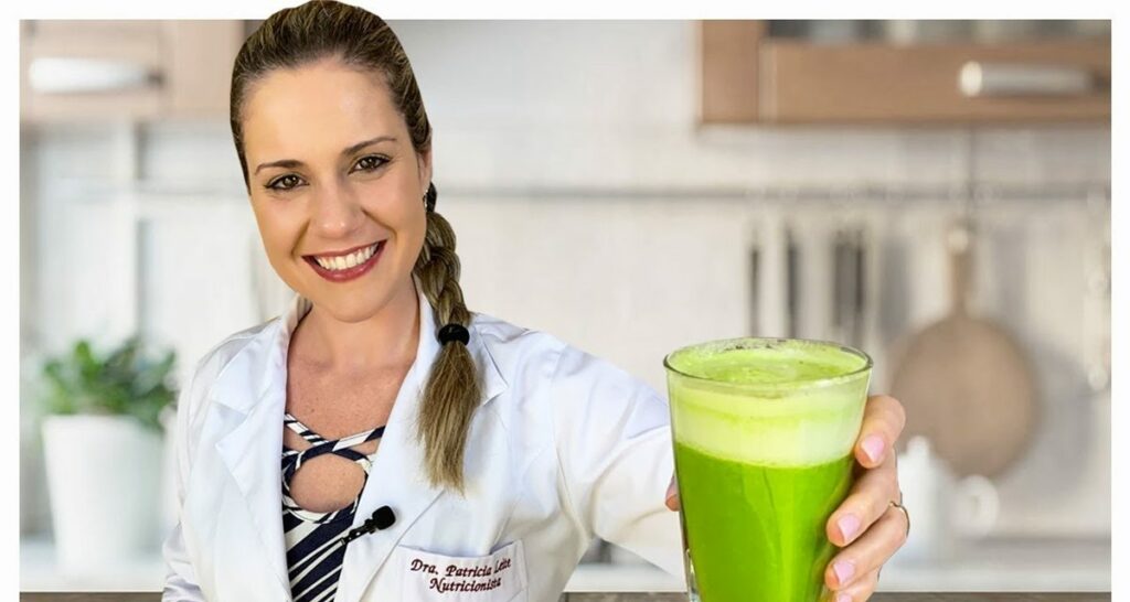 Suco de abacaxi com gengibre e espinafre