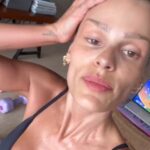 Em casa, Yasmin Brunet mostra rotina pesada de treinos: "Achei que não ia nem suar"