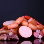 Carnes processadas elevam risco de hipertensão, aponta estudo brasileiro