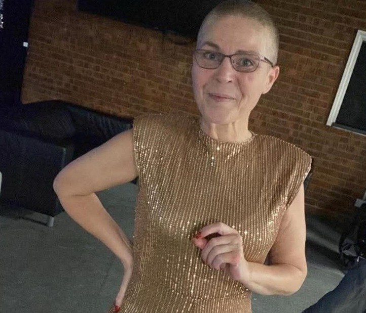 Mulher descobre câncer no esôfago após ignorar sintoma corriqueiro; saiba qual