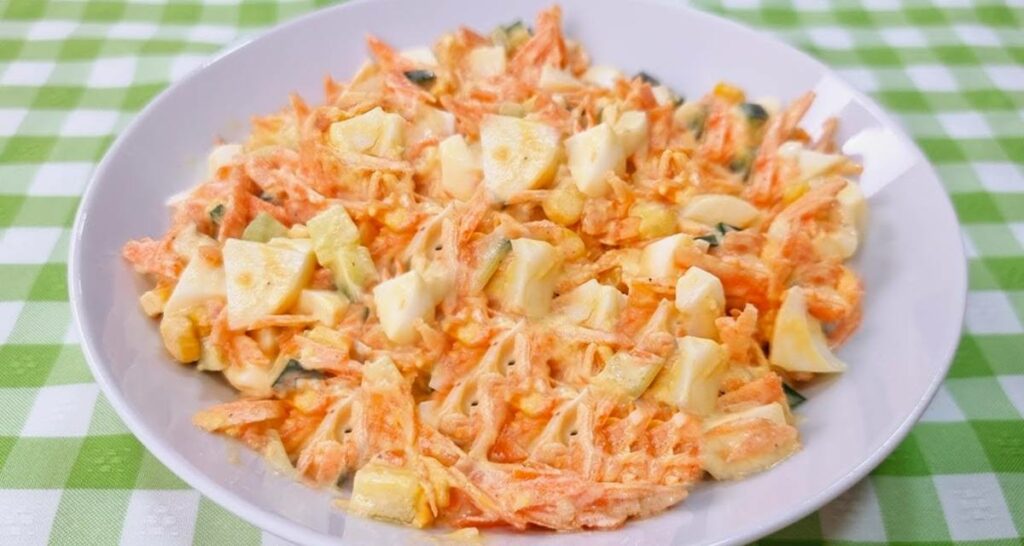 Salada de ovo com vegetais