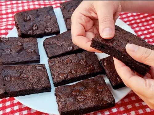 Brownie quase sem carboidratos e delicioso! Sem trigo e açúcar, fácil e rápido (low carb)