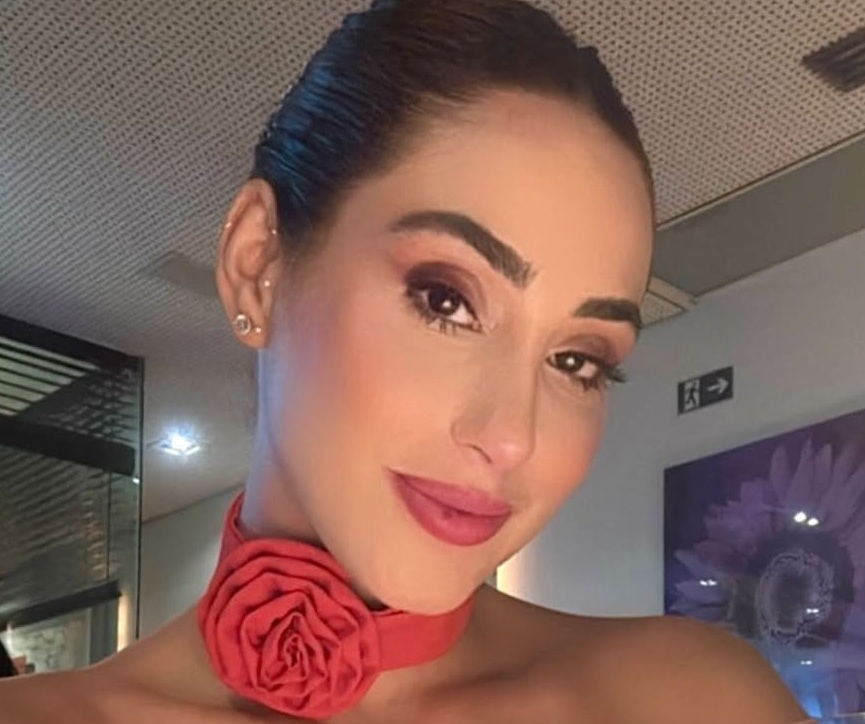 Ex-BBB Deniziane explica desejo de corrigir estrabismo: "Enxergo muito pouco do meu olho direito"