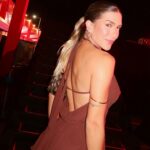 Lore Improta recorre a procedimento tecnológico para manter bumbum durinho e zero flacidez na barriga
