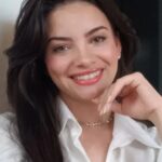 Influencer tira pelo encravado com pinça e tem grave infecção: 'Quase parei de andar'
