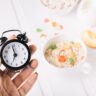 Jejum intermitente pode ser melhor que dietas tradicionais, aponta estudo; saiba como