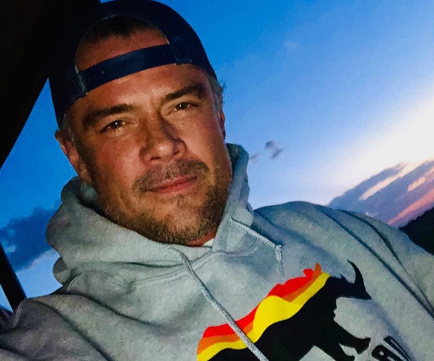 Josh Duhamel admite que está tomando injeções de testosterona para 'acompanhar' esposa 21 anos mais nova