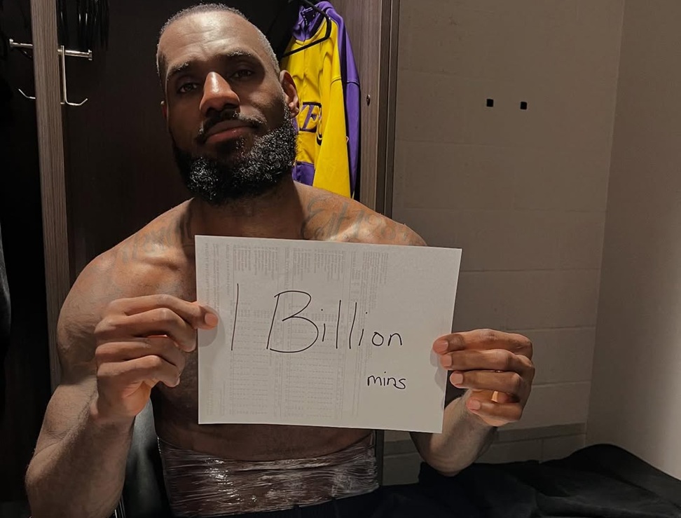 LeBron James nega gastar U$1 milhão por ano com cuidados físicos e compartilha "segredo": "Suco verde"