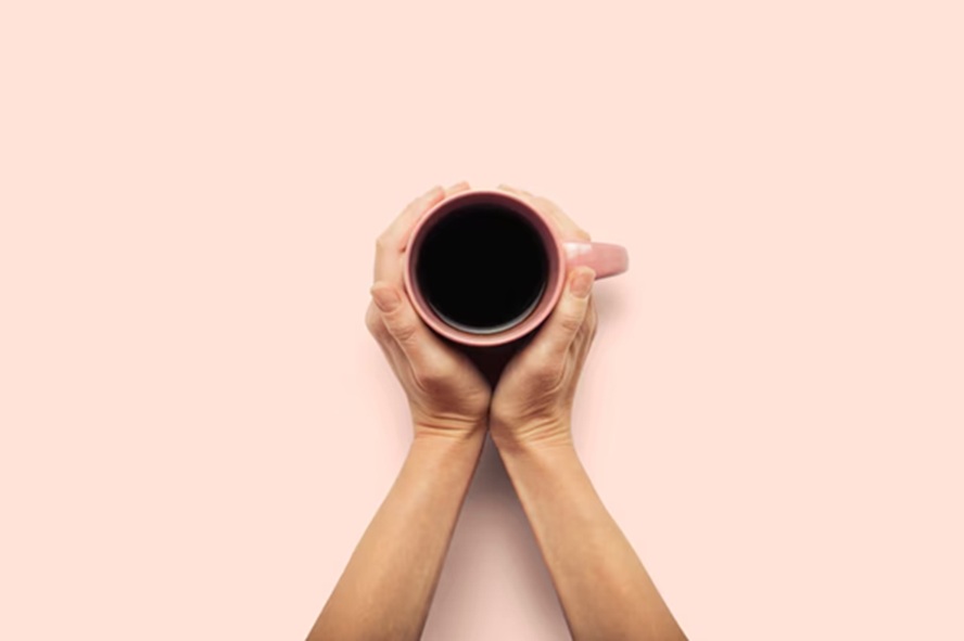 Homem que tomou café por 10 anos compartilha resultados surpreendentes após parar por uma semana
