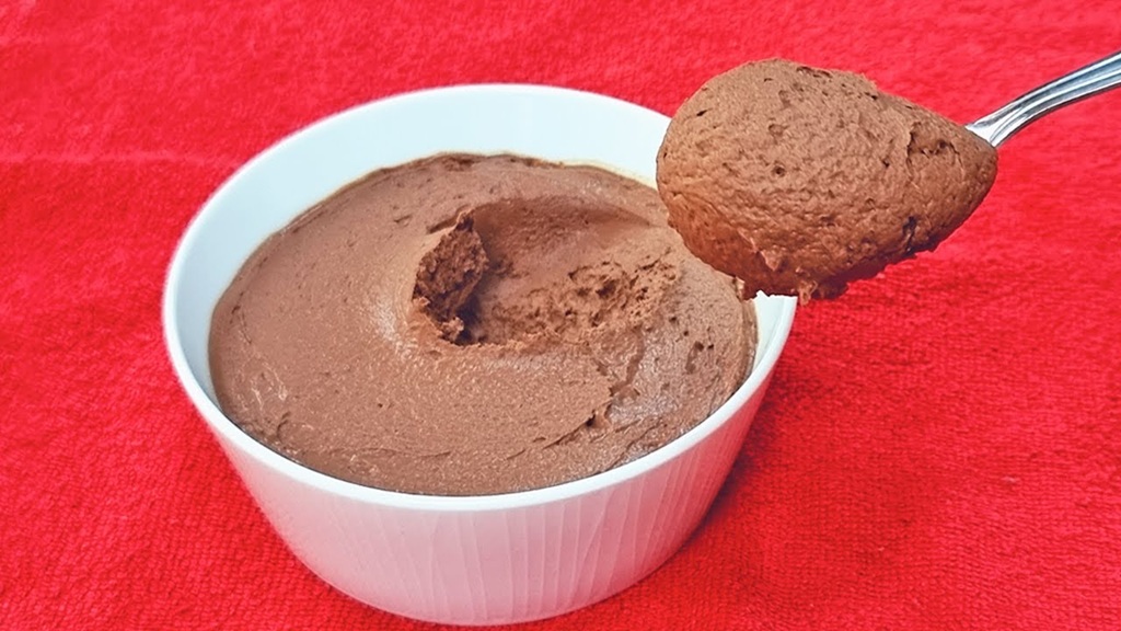 Só 2 ingredientes! Mousse sem açúcar, leite, ovo, manteiga ou farinha - Fácil e rápida