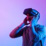 Óculos de realidade virtual podem aliviar dor do câncer, declara novo estudo; entenda