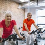 Idosos que consomem proteínas três vezes ao dia são mais fortes, diz estudo