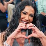 Gracyanne Barbosa tem rotina intensa de ensaios no 'Dança' e leva marmita