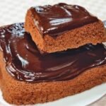 Bolo de 5 minutos! Sem farinha, açúcar e leite - Baixo em carboidratos, fácil e fofinho (low carb)