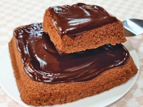 Bolo de 5 minutos! Sem farinha, açúcar e leite - Baixo em carboidratos, fácil e fofinho (low carb)