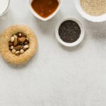 Consumo de fibras ajuda a eliminar compostos tóxicos eternos do corpo; entenda