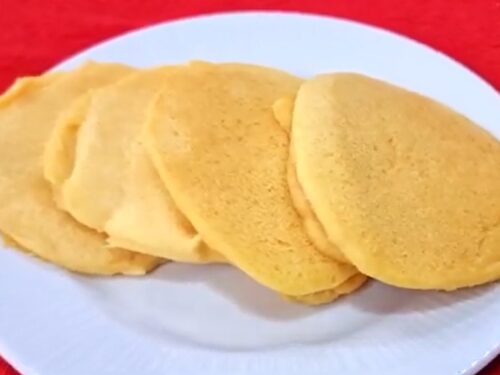 Substitua o pão, misture fubá com leite de coco e você vai amar!