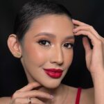 Mulher descobre leucemia e tumor após acreditar que dores na lombar eram por má postura Mulher descobre leucemia e tumor após acreditar que dores na lombar eram por má postura