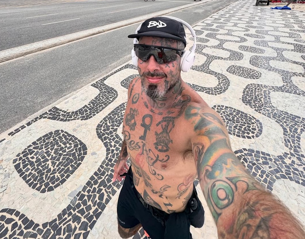 Como Tico Santa Cruz perdeu 20kg e atingiu 9% de gordura em meio a desejo de se tornar triatleta