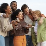 Estudo diz que ter amigos retarda o envelhecimento; entenda Estudo diz que ter amigos retarda o envelhecimento; entenda