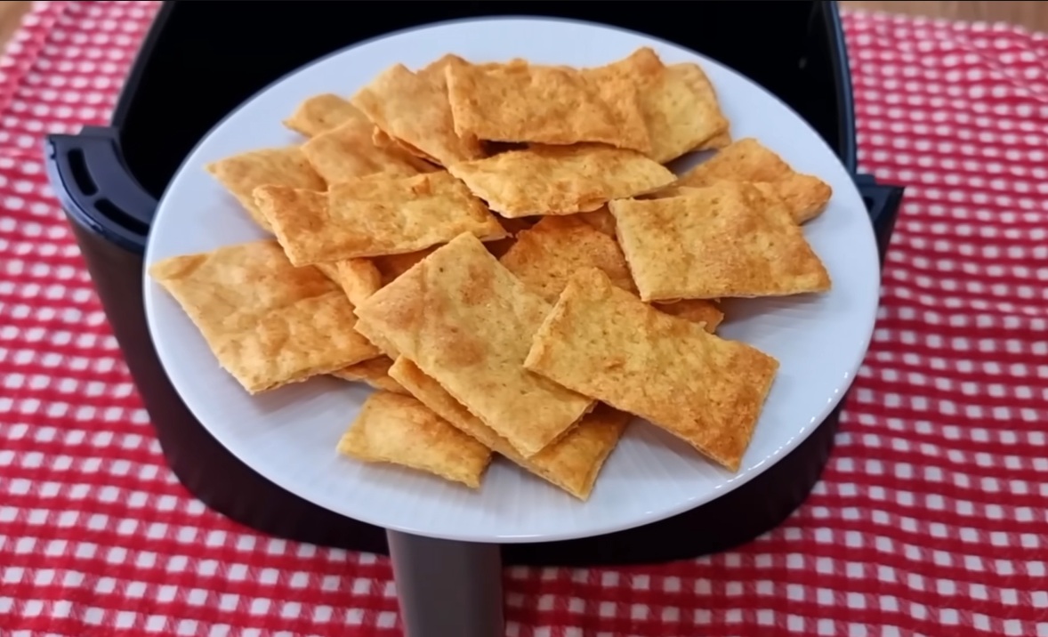 Bolacha de proteínas na air fryer - Zero carboidratos, sem trigo, leite e gordura - 3 ingredientes