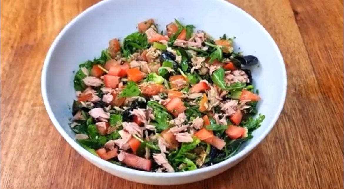 Salada para ossos fortes e articulações, desinflamar e emagrecer! Fácil, low carb, leve e barato