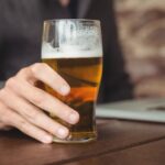 Consumo de álcool aumenta risco de demência, mesmo se você beber pouco Consumo de álcool aumenta risco de demência, mesmo se você beber pouco