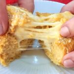 Pãozinho low carb rápido e sem farinha! Rico em proteínas e cálcio, fácil, barato e saudável Pãozinho low carb rápido e sem farinha! Rico em proteínas e cálcio, fácil, barato e saudável