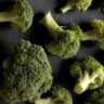 Brócolis ajuda na prevenção do câncer de mama, diz estudo de Harvard