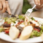 Conheça o padrão alimentar que pode desacelerar o envelhecimento do cérebro Conheça o padrão alimentar que pode desacelerar o envelhecimento do cérebro