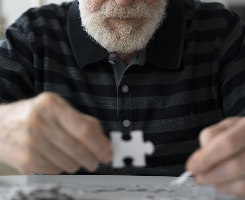 Inflamação no cérebro pode ser peça-chave na progressão do Alzheimer, revela estudo liderado por brasileiros