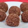 Só 5 minutos, zero gordura e sem açúcar! Brigadeiro de café com poucas calorias e sem fogo!