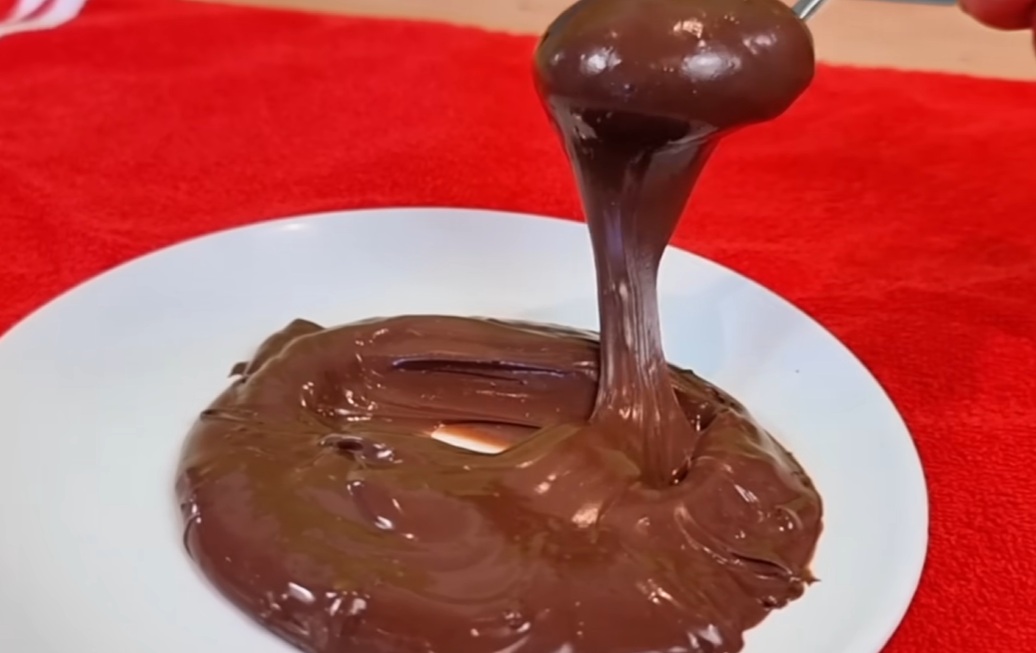 Só 2 ingredientes e 5 minutos!! Brigadeiro de colher sem açúcar e manteiga - Fácil e delicioso