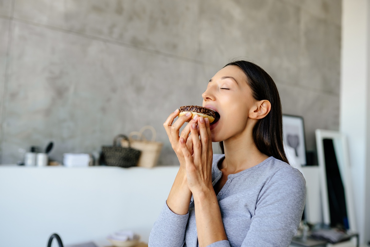 Estudo mostra por que continuamos comendo mesmo estando satisfeitos