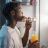 Comer de madrugada pode alterar o metabolismo e elevar risco de doenças