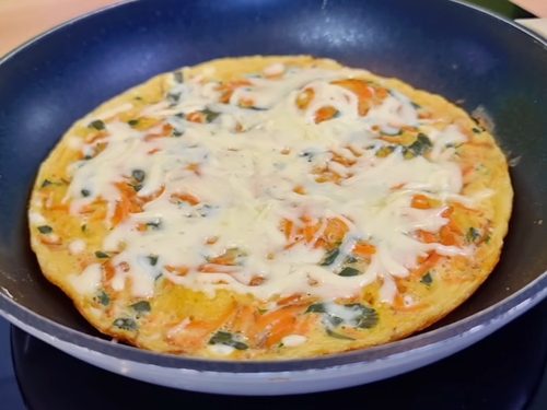 Tem cuscuz e ovo em casa? Lanche rápido e fácil!